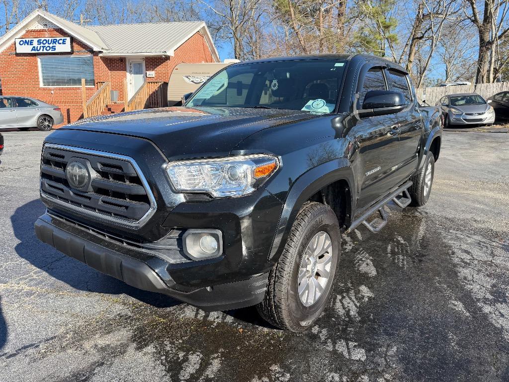 2019 Toyota Tacoma SR5's photo